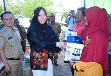 Amelia Aras, Penyerahan Simbolis Batuan Rumah Produksi di Mateng