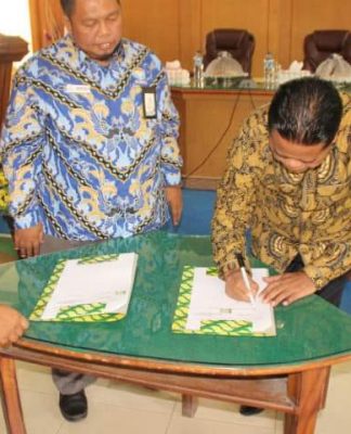 Pemda Mamasa,: Terima Penghargaan Ombudsman