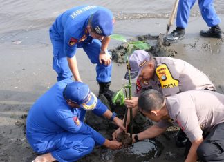 Kapolda Sulbar Mengajak Seluruh Pihak Tanam Pohon Setulus Hati.