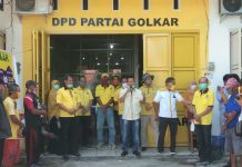 DPD Golkar Polman, Bagikan 1.200 Karung Beras : Untuk Pengemudi Bentor