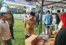 Bupati Polman Samsul Mahmud Tinjau Stand PerindagkopUKM di Maradika QRIS Ramadan