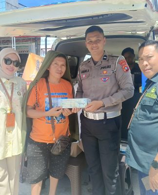 Layanan Samkel di Pasar Tasiu Kalukku, UPTD Pelayanan Pajak Mamuju Catat Penerimaan Rp6,2 Juta