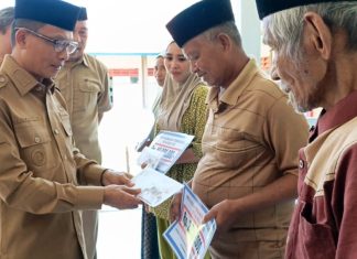 Bupati Samsul Mahmud Salurkan Bantuan Korban Kebakaran dan Puting Beliung di Kecamatan Matakali