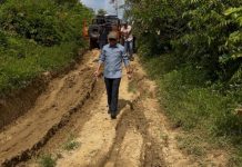 Komitmen Nyata Bupati Samsul Mahmud, Hadapi Jalan Ekstrem Demi Perjuangkan Akses Warga Tutar