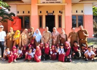 Bupati Polman Respons Cepat Kondisi SDN 023 Todang-Todang, Bantuan Sekat Kelas dan Sepatu Segera Disalurkan